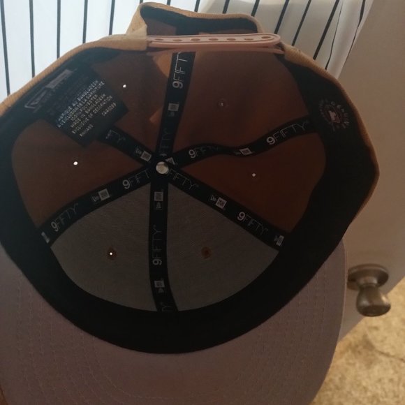 LA snapback and shirt! Great Condition! - Picture 5 of 6